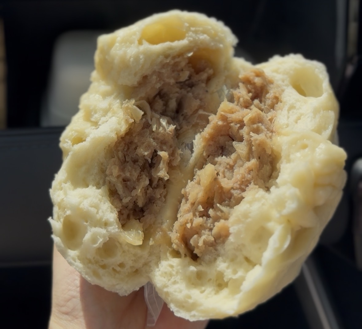 点香苑の豚まんの断面